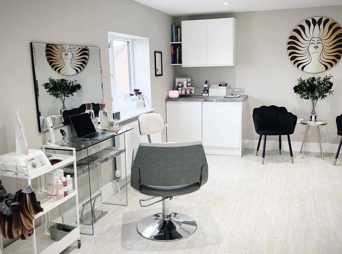 The salon - Hair Loss - is a warm and friendly place for women to feel relaxed