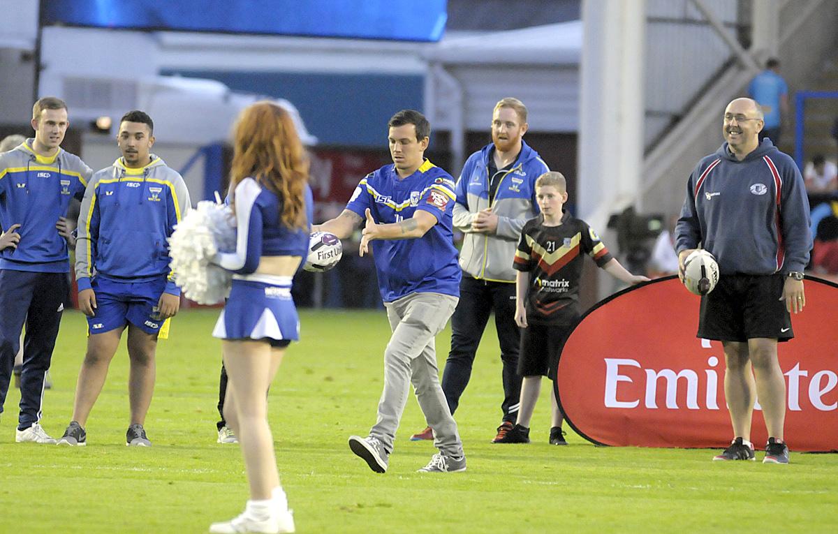 All the action as Warrington Wolves take on St Helens in the opening game of the Super 8s