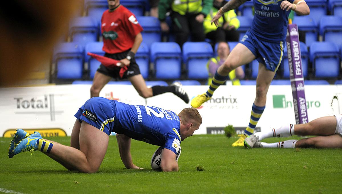 All the action as Warrington Wolves defeat Castleford Tigers 14-11. Pictures by Mike Boden