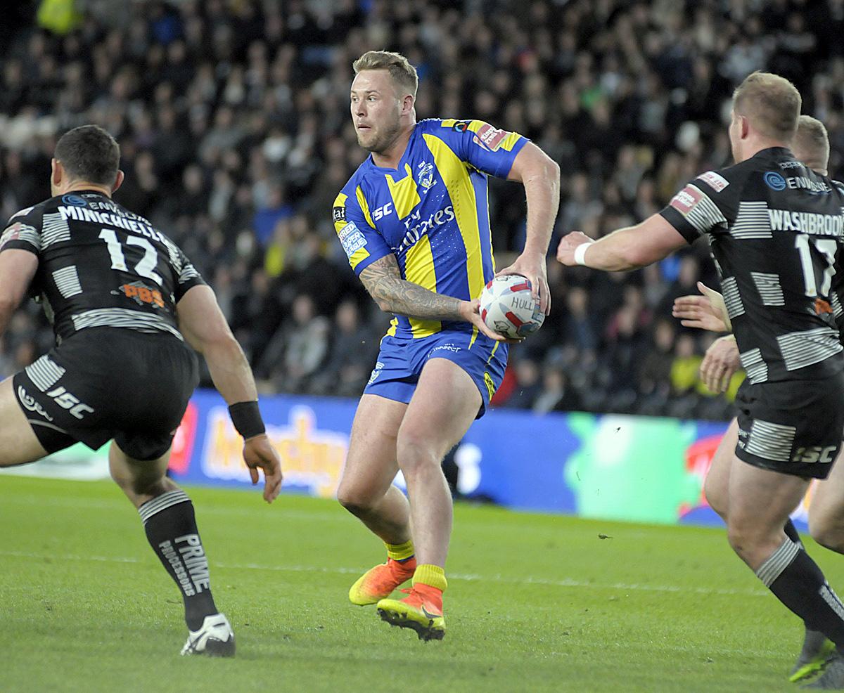 All the action from Hull FC v Warrington Wolves in Betfred Super League Round 12 at the KCOM Stadium. Pictures by Mike Boden