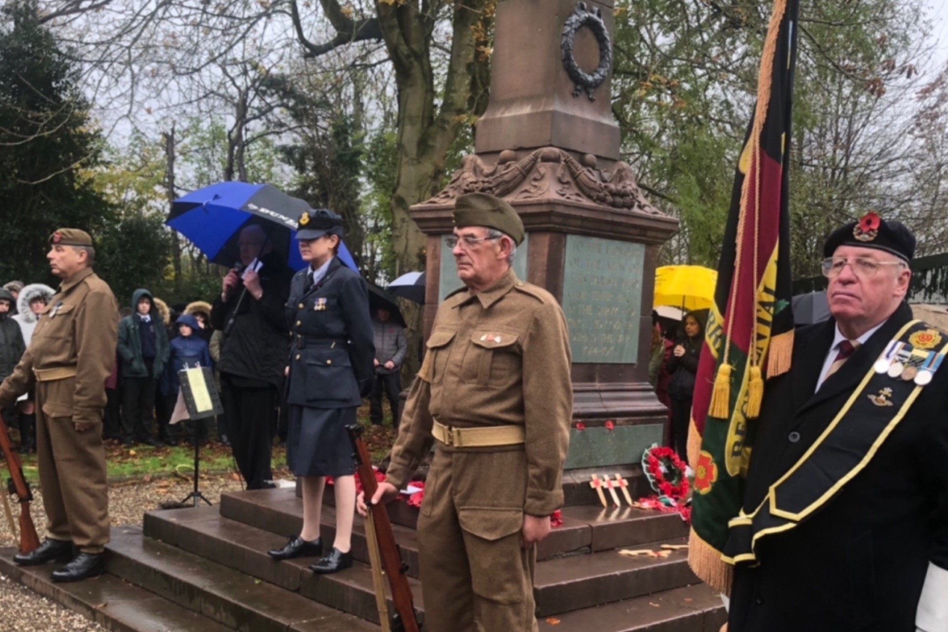 Oakwood Avenue and Christ Church primary schools join for Remembrance Day 2019