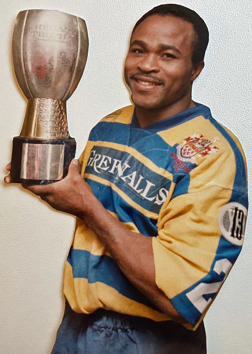 n 1991 > Wire skipper Des Drummond after Bradford were beaten in the Regal Trophy final