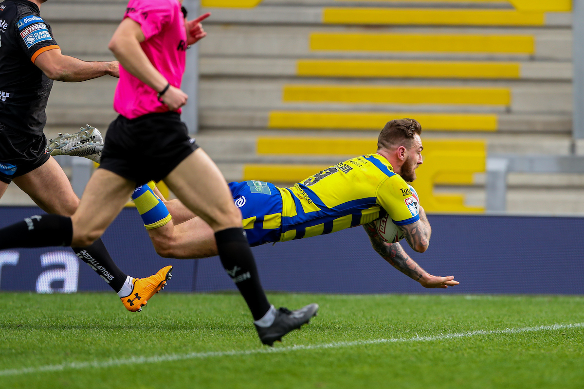 Daryl Clark was a rare bright spark as he scored a superb second-half try. Picture by SWPix.com