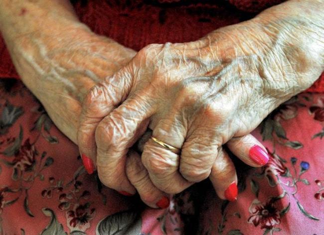LETTER: Kind-hearted residents to the rescue as elderly neighbour suffers fall