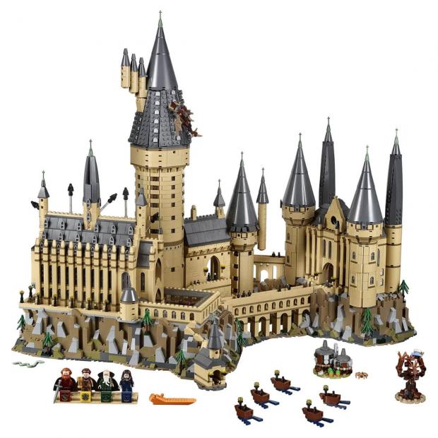 Warrington Guardian: LEGO Harry Potter Hogwarts Castle Set (Zavvi)