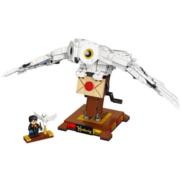 Warrington Guardian: LEGO Harry Potter Hedwig Display Model (Zavvi)