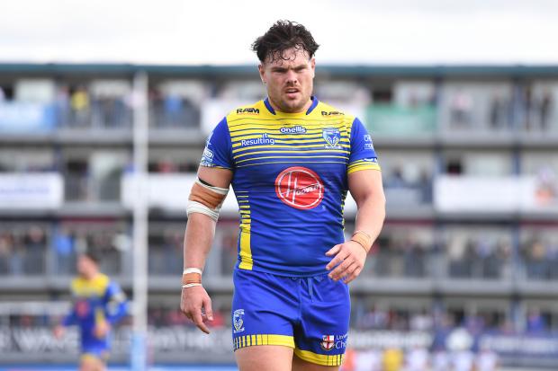Warrington Guardian: Disappointment for Warrington Wolves' Joe Philbin on his 200th career appearance. Picture: SWpix.com