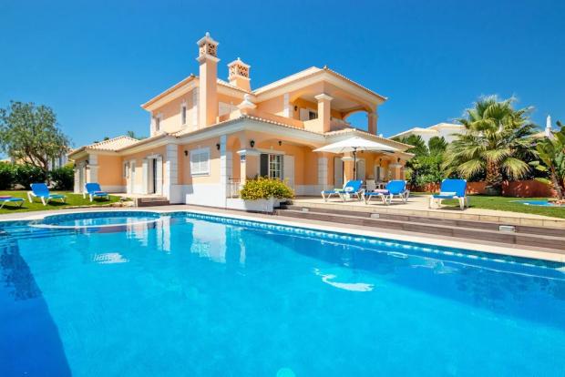 Warrington Guardian: Fantastic villa with heatable swimming pool, air-con, free wifi - Algarve, Portugal. Credit: Vrbo