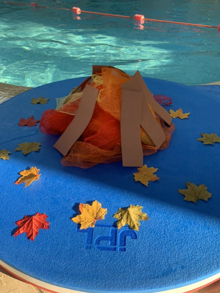 Autumn theme week in the pool