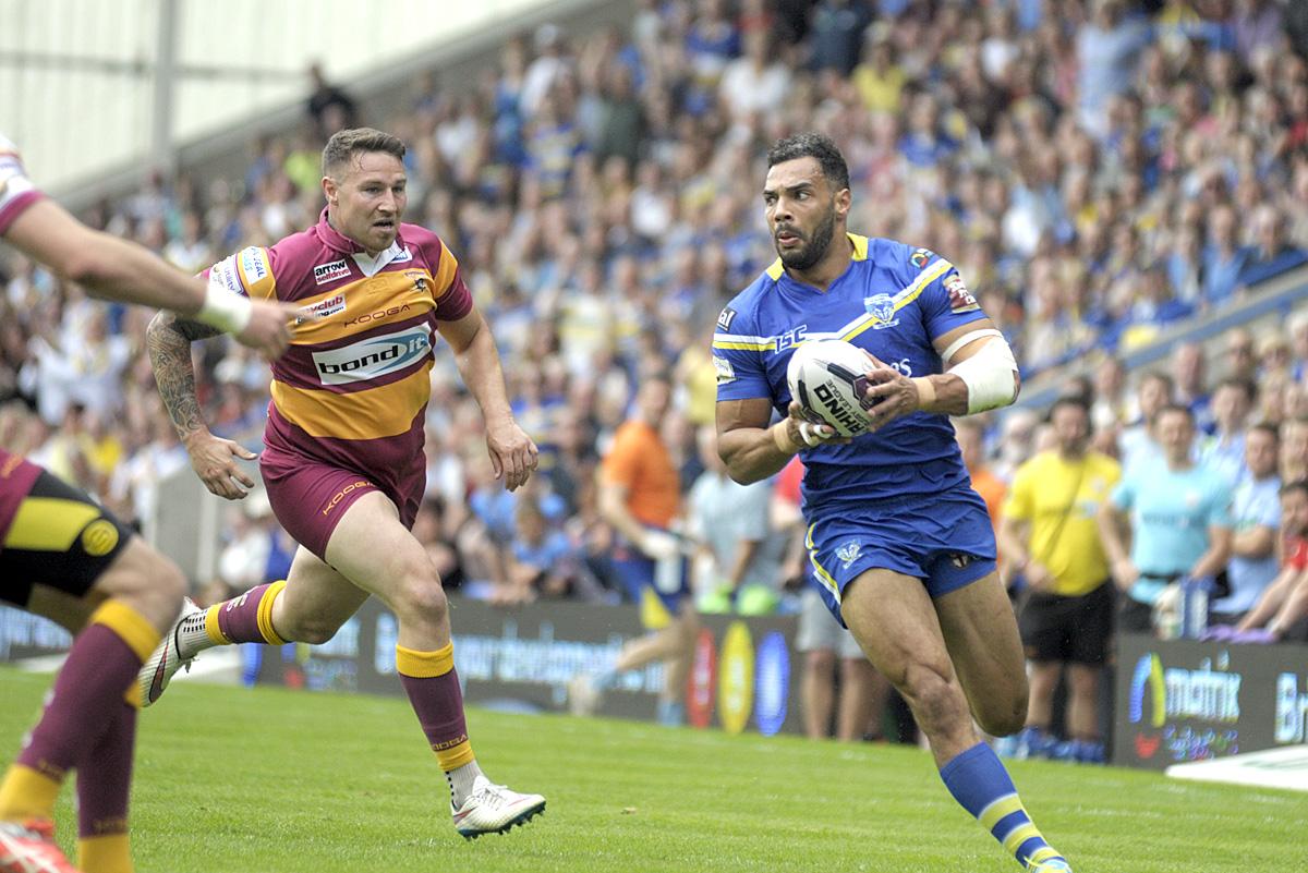 Action from Wolves v Giants in Super League Round 23, 2016. Pictures by Mike Boden