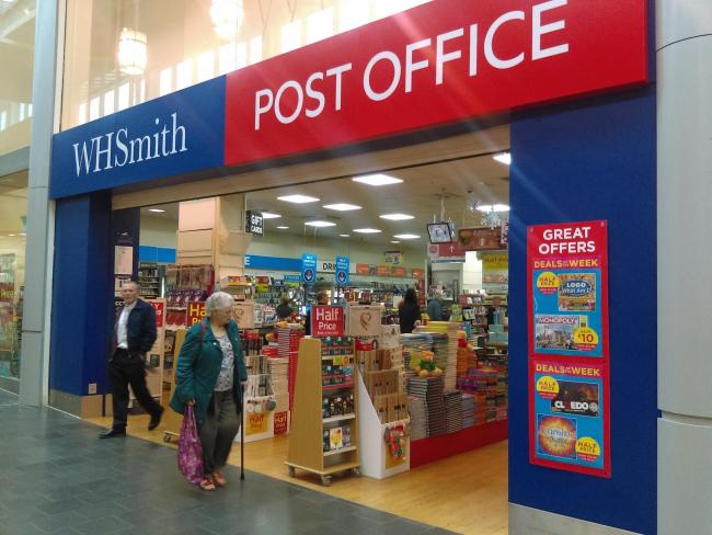 WHスミスはウォリントンタウンセンター郵便局支店の運営を引き継ぎます。