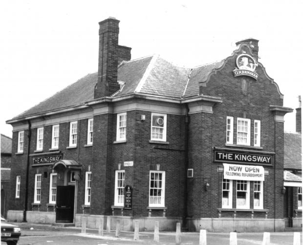 Warrington Guardian: The Kingsway pub pictured back in 1994