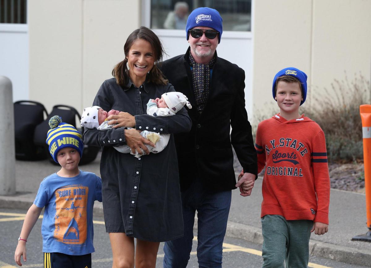 Photo de famille de la comédien, Rendez-vous amoureux Dianna Agron, célèbre pour Fantastic Four, Captain America.
  